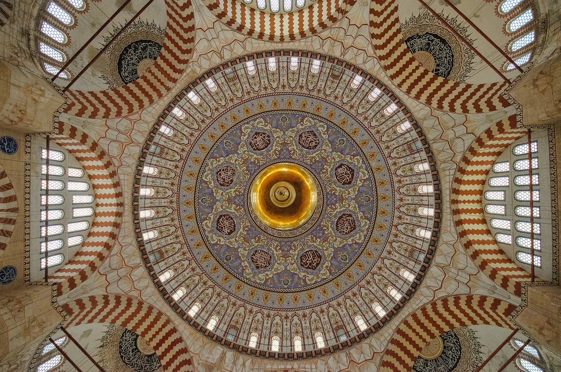 Selimiye Camii ana kubbesi, içeriden görünüm